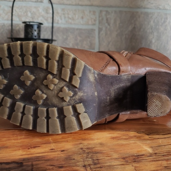 Cute,,,❣, womens boots, only worn a few times. - Picture 4 of 6